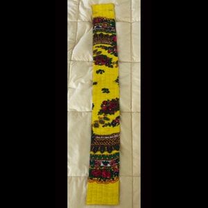 Bright, fun, elastic flower belt